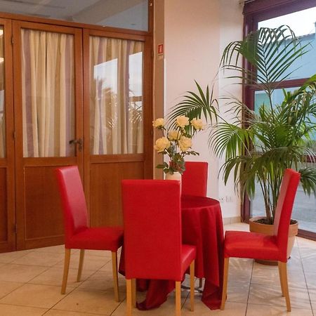 Hotel Spiaggia Villa Paola Белариа-Игеа Марина Екстериор снимка