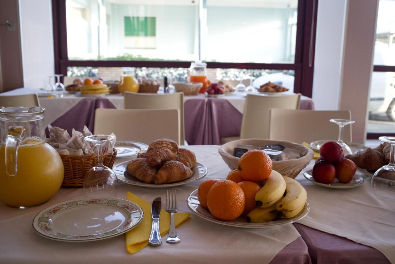 Hotel Spiaggia Villa Paola Белариа-Игеа Марина Екстериор снимка