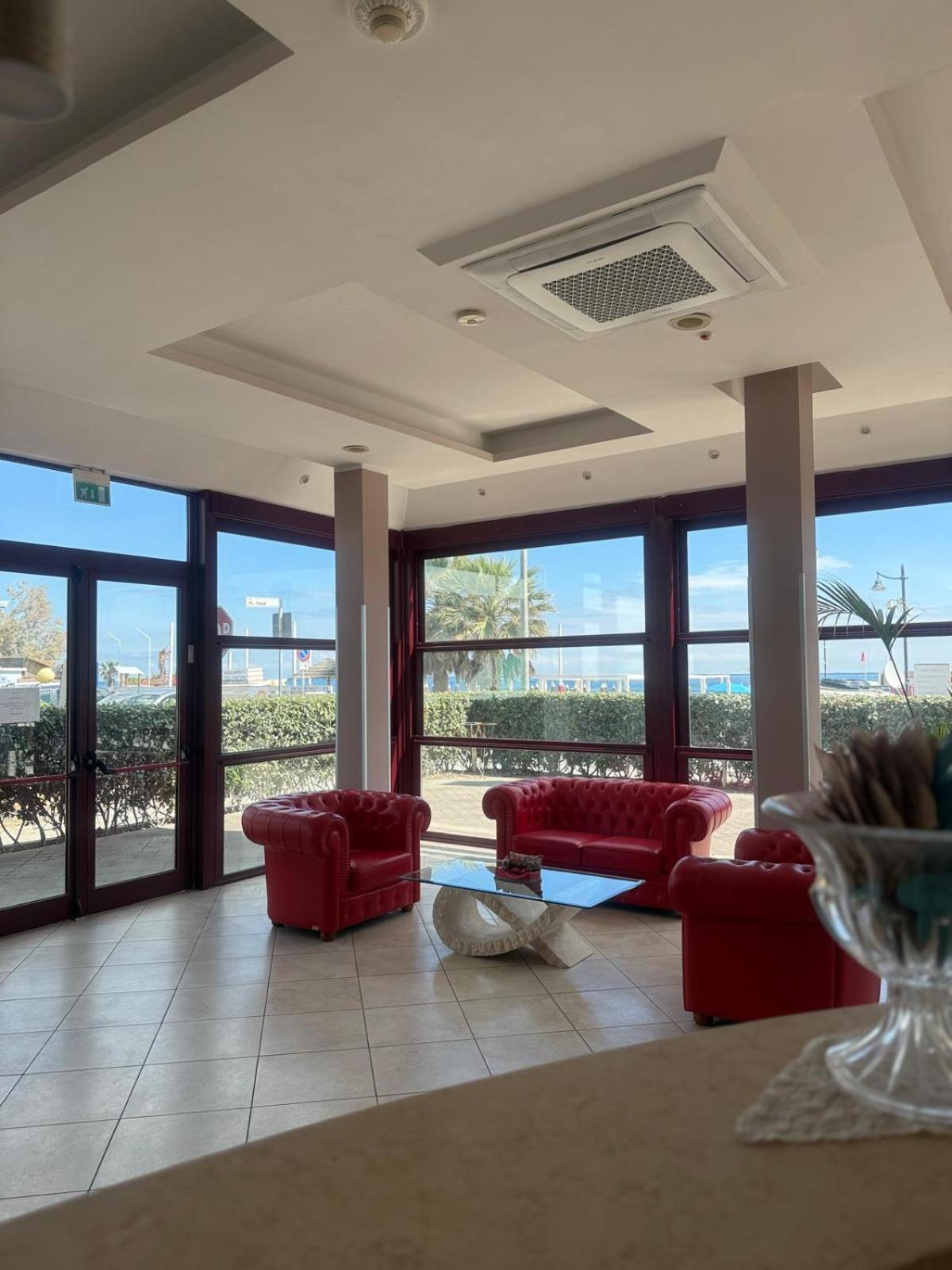 Hotel Spiaggia Villa Paola Белариа-Игеа Марина Екстериор снимка