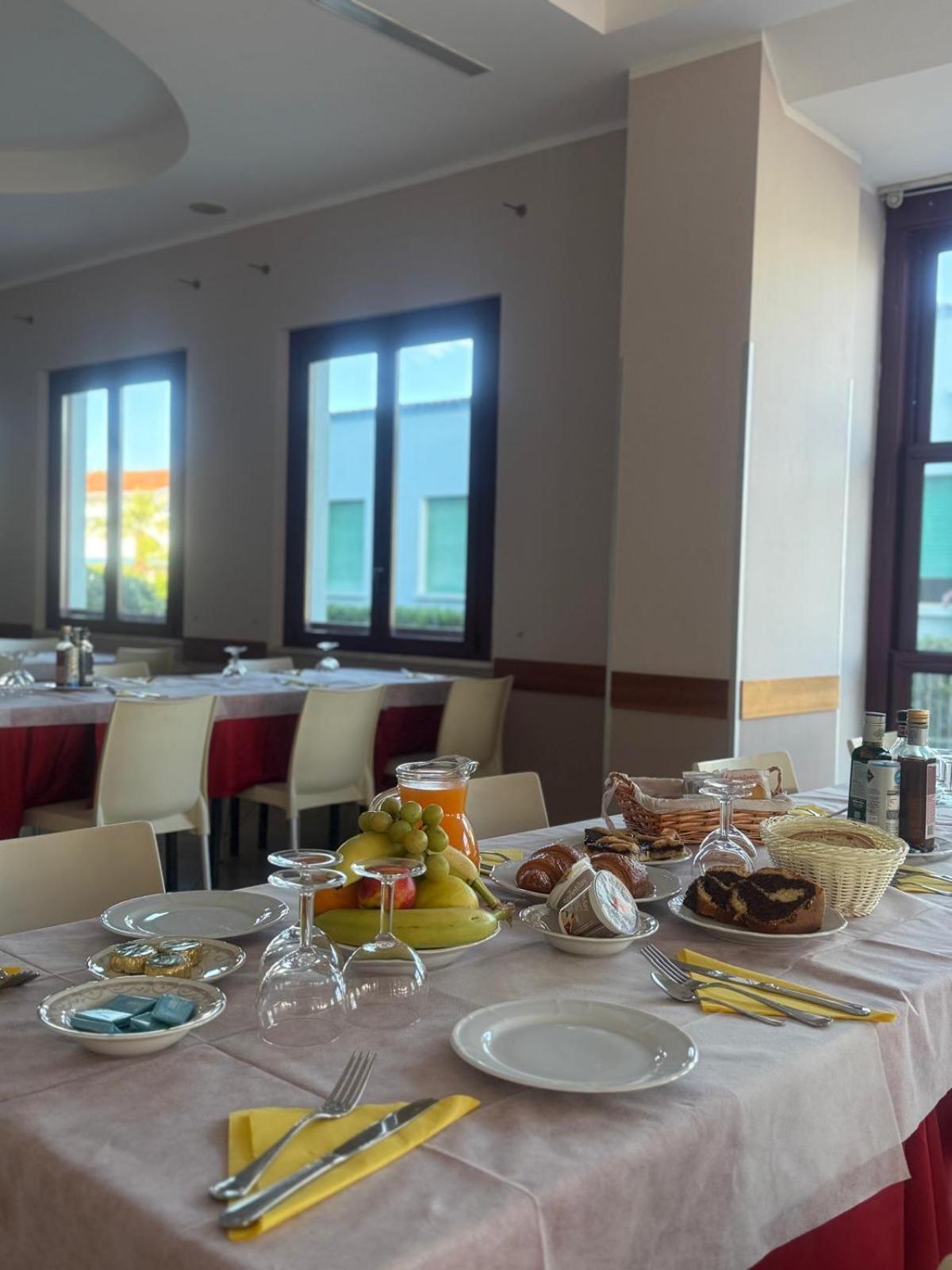 Hotel Spiaggia Villa Paola Белариа-Игеа Марина Екстериор снимка