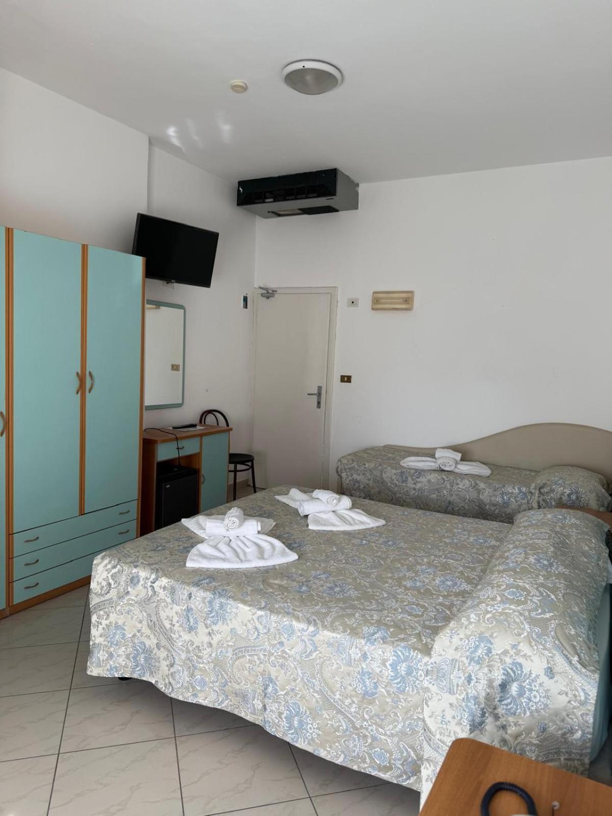 Hotel Spiaggia Villa Paola Белариа-Игеа Марина Екстериор снимка